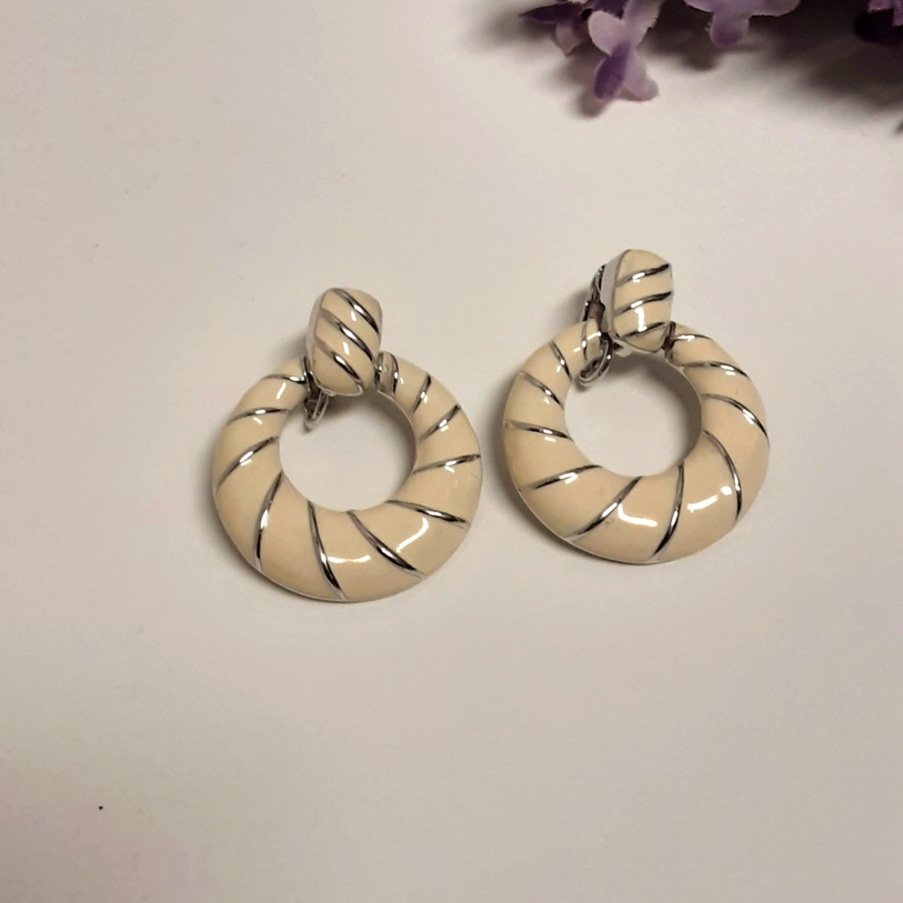 Vintage Clip Earrings Beige Enamel & Silver Tone Circle 1 1/2" Long